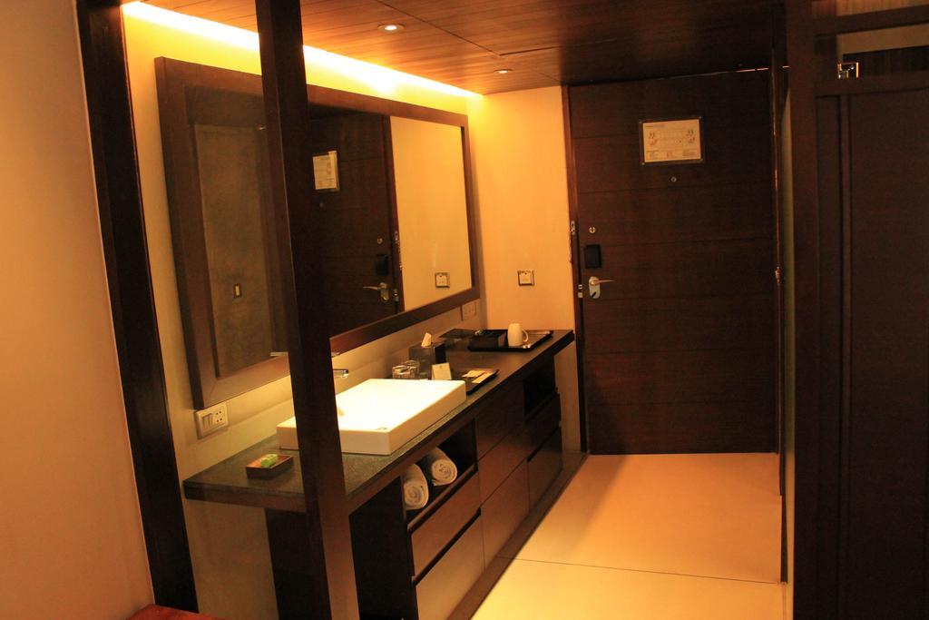 Holiday Inn & Suites Bengaluru Whitefield Buitenkant foto